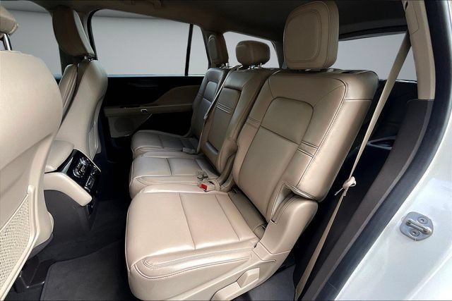 Used 2021 Lincoln Aviator 2WD image 24