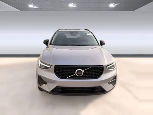 Certified 2026 Volvo XC40 B5 Core w/ Climate Package AWD/4WD image 6
