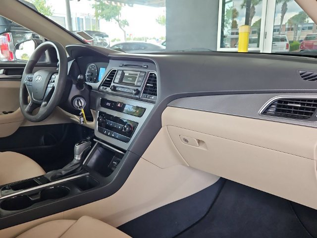 Used 2017 Hyundai Sonata SE FWD image 26