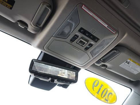 Used 2019 Toyota RAV4 Limited image 28