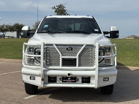 Used 2022 Ford F350 Lariat w/ Lariat Value Package image 3