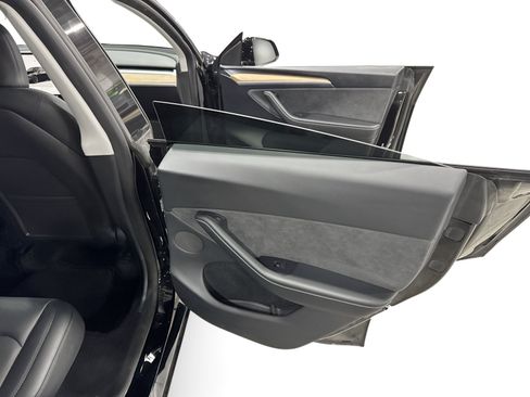 Certified 2023 Tesla Model Y Long Range AWD/4WD image 12