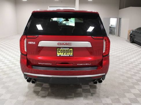 Used 2021 GMC Yukon Denali w/ Denali Ultimate Package AWD/4WD image 11