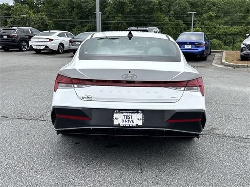 New 2025 Hyundai Elantra Limited image 6
