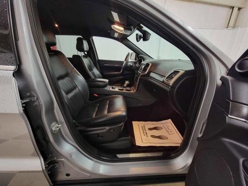 Used 2017 Jeep Grand Cherokee Limited image 35