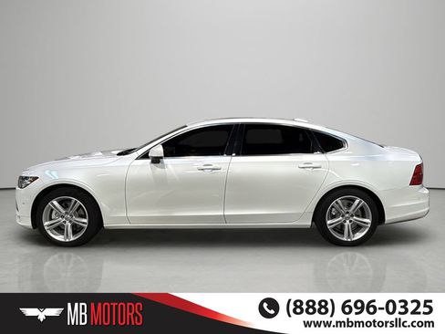 Used 2018 Volvo S90 T5 Momentum w/ Convenience Package AWD/4WD image 2