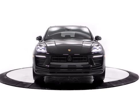 Certified 2026 Porsche Macan AWD/4WD image 10