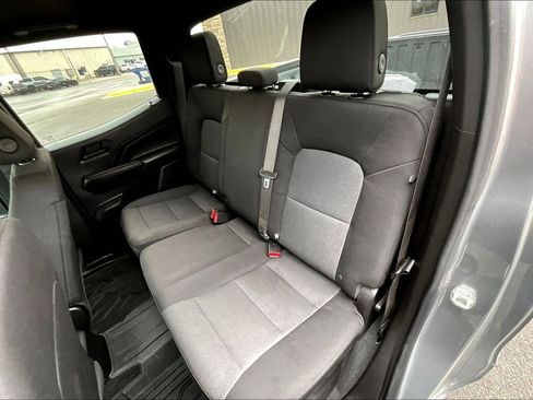 Used 2023 Chevrolet Colorado W/T RWD image 19