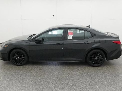 New 2026 Toyota Camry SE image 3