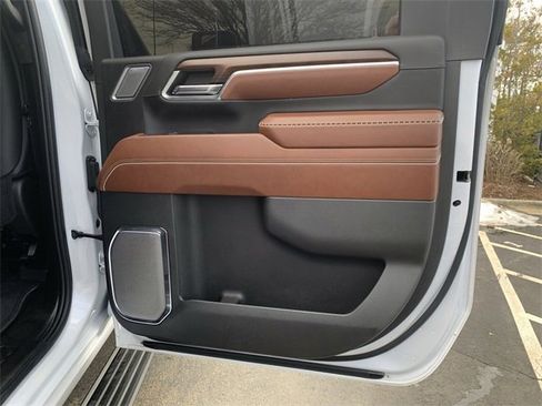 Used 2024 GMC Sierra 2500 Denali Ultimate image 11