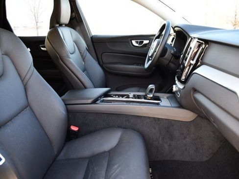 Certified 2025 Volvo XC60 B5 Plus w/ Climate Package image 27