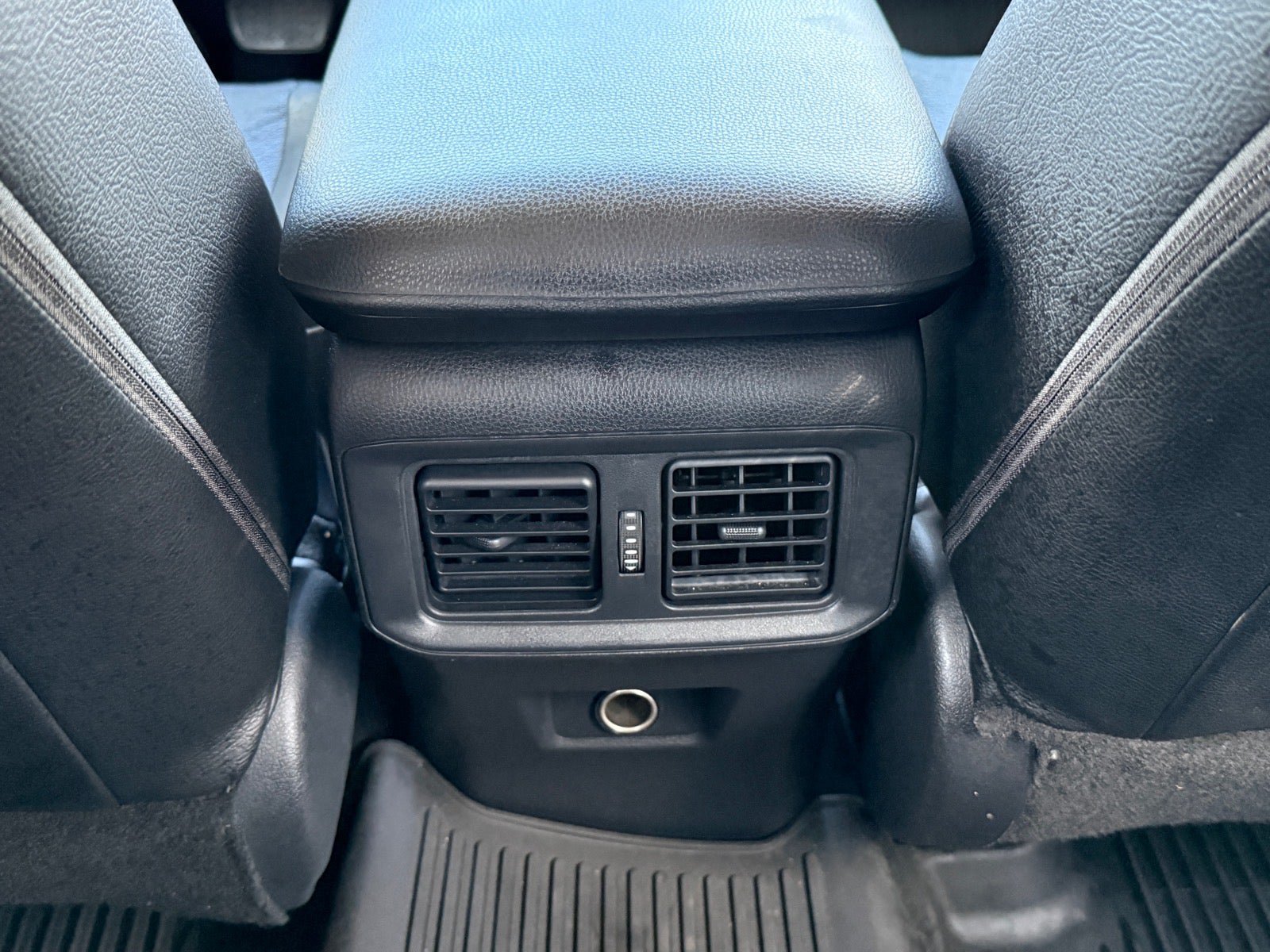 Used 2020 Toyota RAV4 LE w/ All Weather Liner Package AWD/4WD image 14