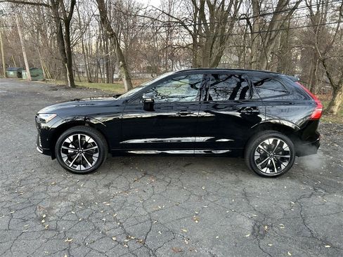New 2026 Volvo XC60 B5 Ultra w/ Protection Package Premier image 3