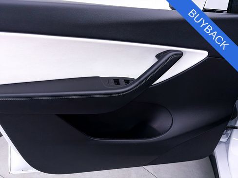 Used 2022 Tesla Model Y Performance AWD/4WD image 15