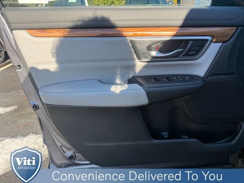 Used 2019 Honda CR-V Touring image 16