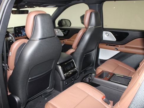 Used 2024 Lincoln Aviator Reserve w/ Equipment Group 201A image 27