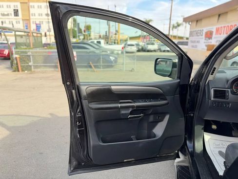 Used 2012 Nissan Armada SV w/ Driver Pkg RWD image 18