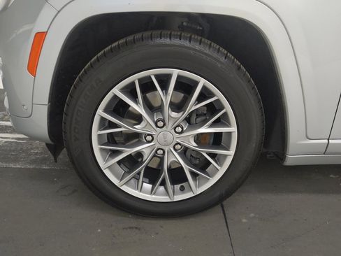 Used 2022 Jeep Grand Cherokee Summit w/ Luxury Tech Group V image 31