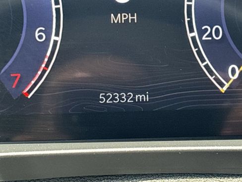 Used 2023 Jeep Grand Cherokee Laredo RWD image 33