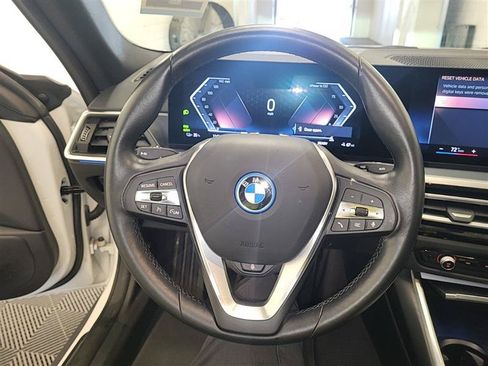 Used 2023 BMW i4 eDrive35 w/ Premium Package RWD image 5