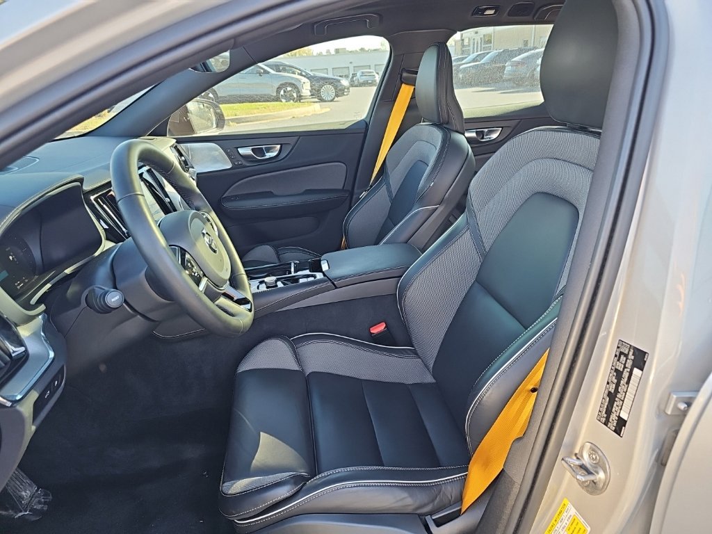 Used 2024 Volvo V60 T8 Polestar AWD/4WD image 3
