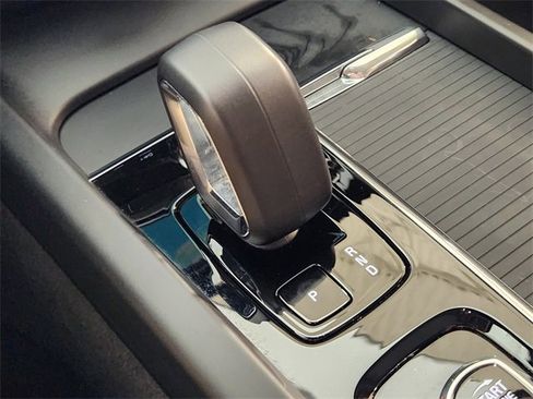 Used 2024 Volvo S60 B5 Core image 20