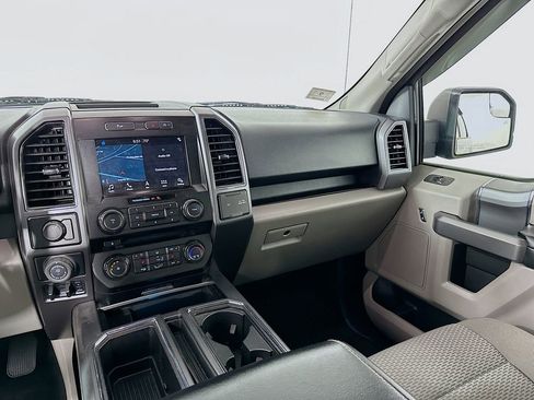 Used 2017 Ford F150 XLT w/ Equipment Group 302A Luxury image 20