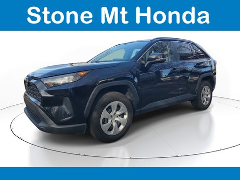 Used 2020 Toyota RAV4 LE image 3