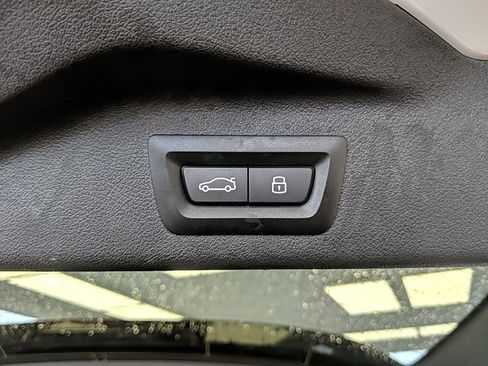 Used 2024 BMW X7 xDrive40i w/ Executive Package image 10