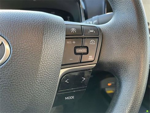 Used 2025 Toyota Camry SE image 25