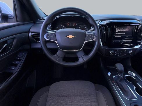 Used 2023 Chevrolet Traverse LT FWD image 5
