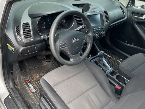 Used 2018 Kia Forte LX w/ LX Popular Package image 5