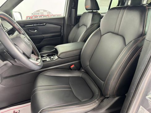 Used 2025 Honda Pilot TrailSport image 35