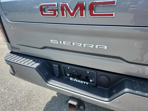Used 2024 GMC Sierra 2500 AT4 w/ AT4 Premium Plus Package AWD/4WD image 4