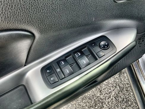 Used 2018 Dodge Journey SE FWD image 7