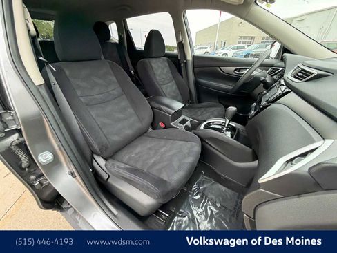 Used 2016 Nissan Rogue SV w/ SV Premium Package AWD/4WD image 14