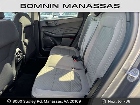 Used 2022 Ford Escape SE w/ SE Sport Appearance Package image 14