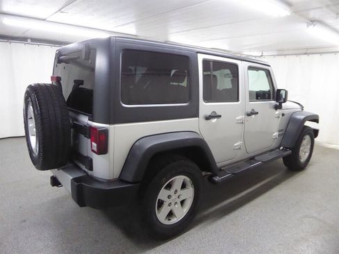 Used 2011 Jeep Wrangler Unlimited Sport AWD/4WD image 7