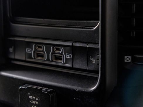 Used 2022 RAM 2500 Limited w/ Night Edition AWD/4WD image 32