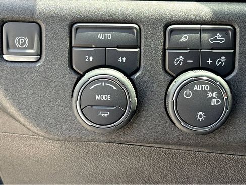 Used 2024 Chevrolet Silverado 1500 LT w/ Safety Package AWD/4WD image 11