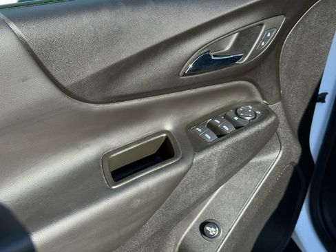 Used 2024 Chevrolet Equinox LT w/ LPO, Cargo Package FWD image 11