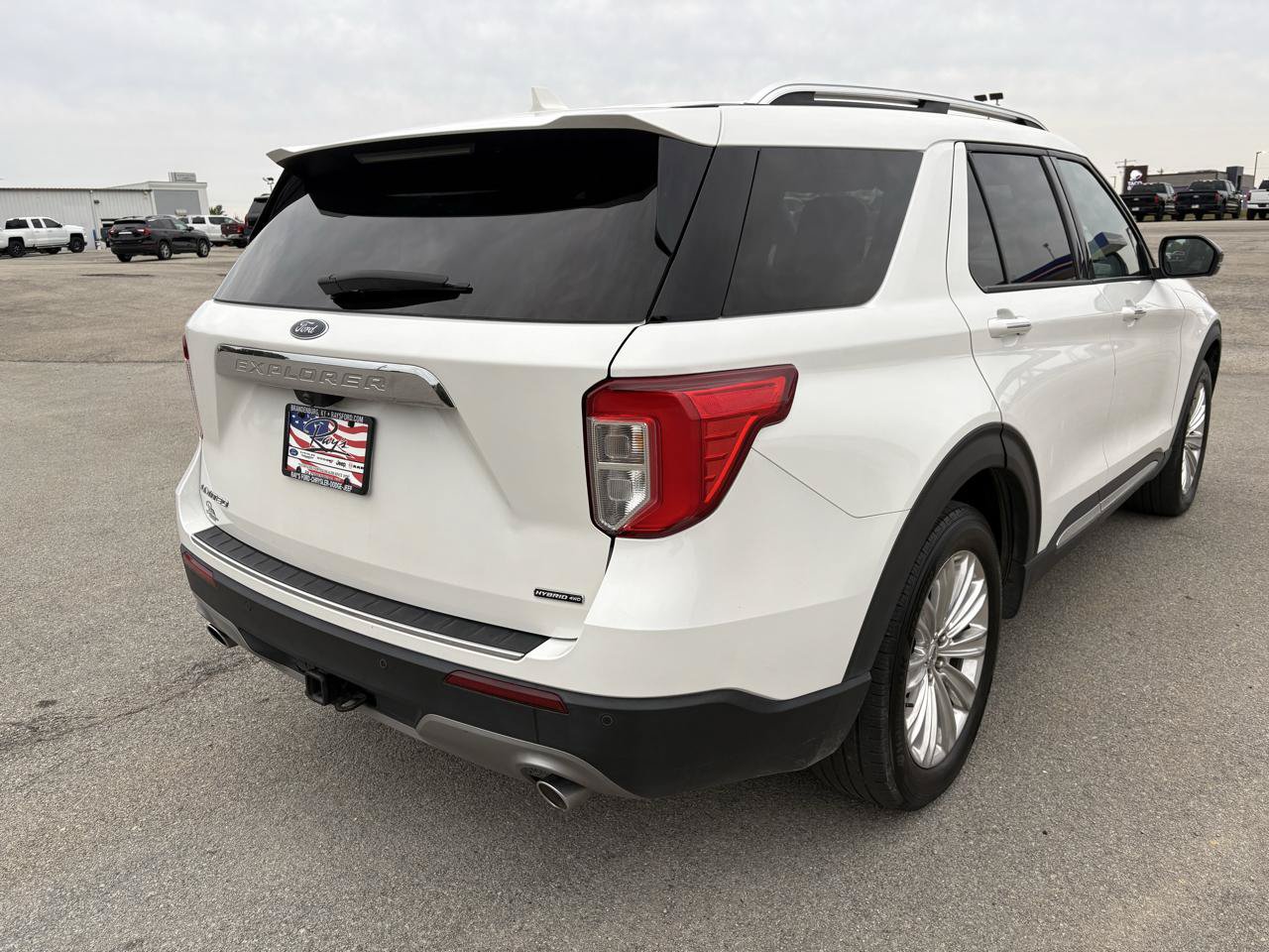 Used 2021 Ford Explorer Limited w/ Hybrid Equipment Group 310A AWD/4WD image 3