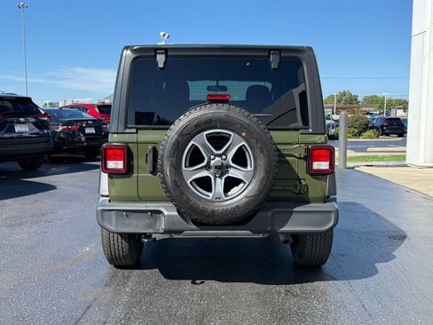 Used 2023 Jeep Wrangler Sport AWD/4WD image 5
