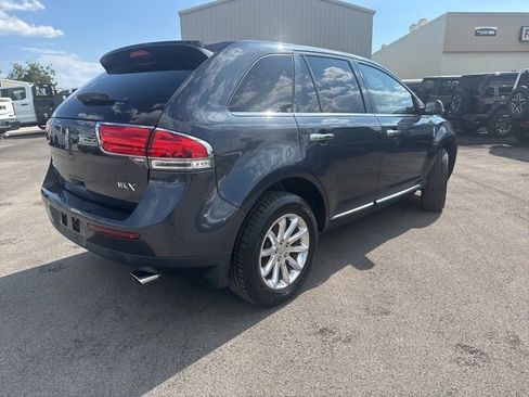 Used 2013 Lincoln MKX FWD image 4