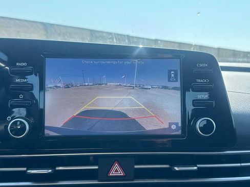 Used 2022 Hyundai Elantra SEL w/ Convenience + Premium Package FWD image 43
