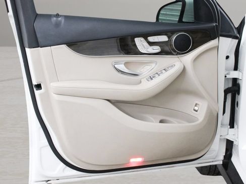 Used 2022 Mercedes-Benz GLC 300 image 16