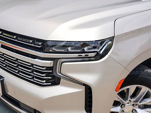 Used 2023 Chevrolet Tahoe Premier RWD image 3