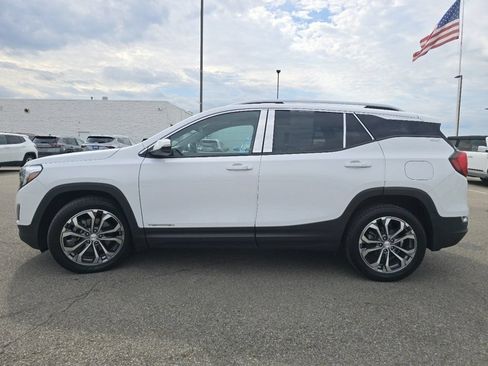 Used 2018 GMC Terrain SLT w/ Preferred Package FWD image 16