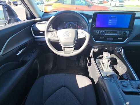 Certified 2025 Toyota Grand Highlander FWD image 10
