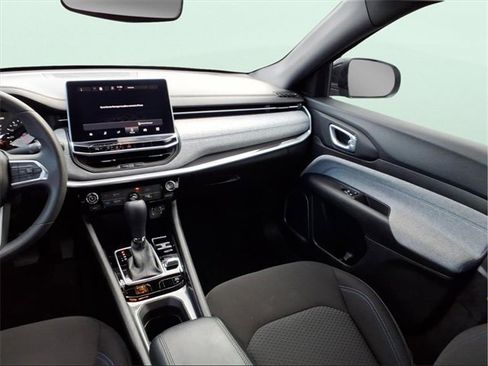 Used 2023 Jeep Compass Sport image 11